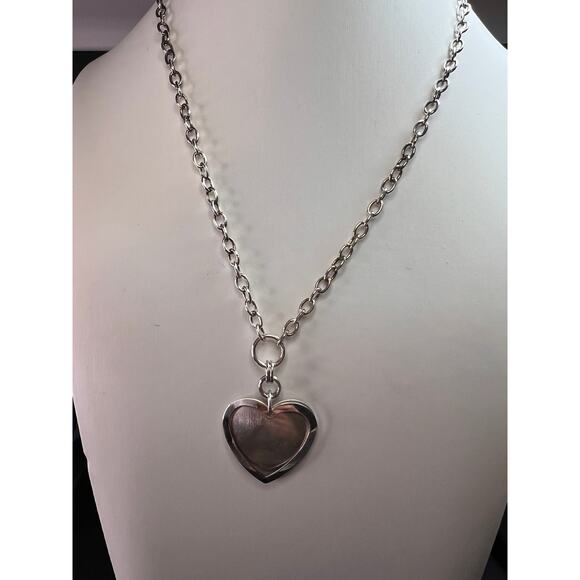 Vintage sterling silver heart framed pendant and chain necklace - Picture 5 of 16